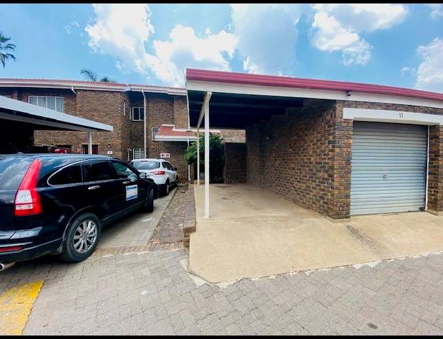 3 BEDROOM PROPERTY TO RENT IN CLAYVILLE EAST